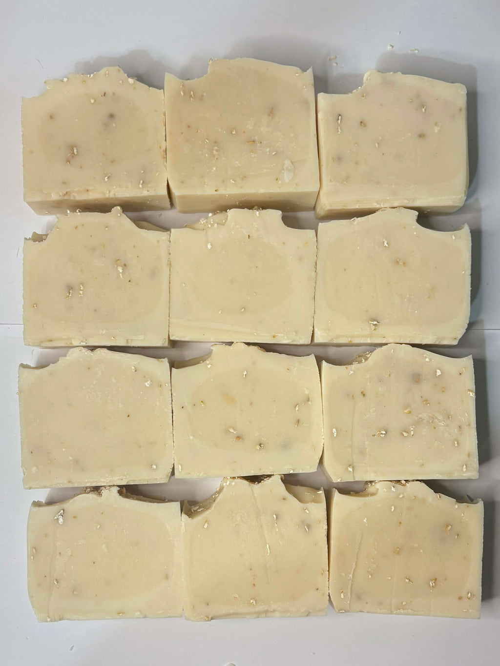 1 Dozen of Sensitive Skin: Oatmeal and Manuka Honey