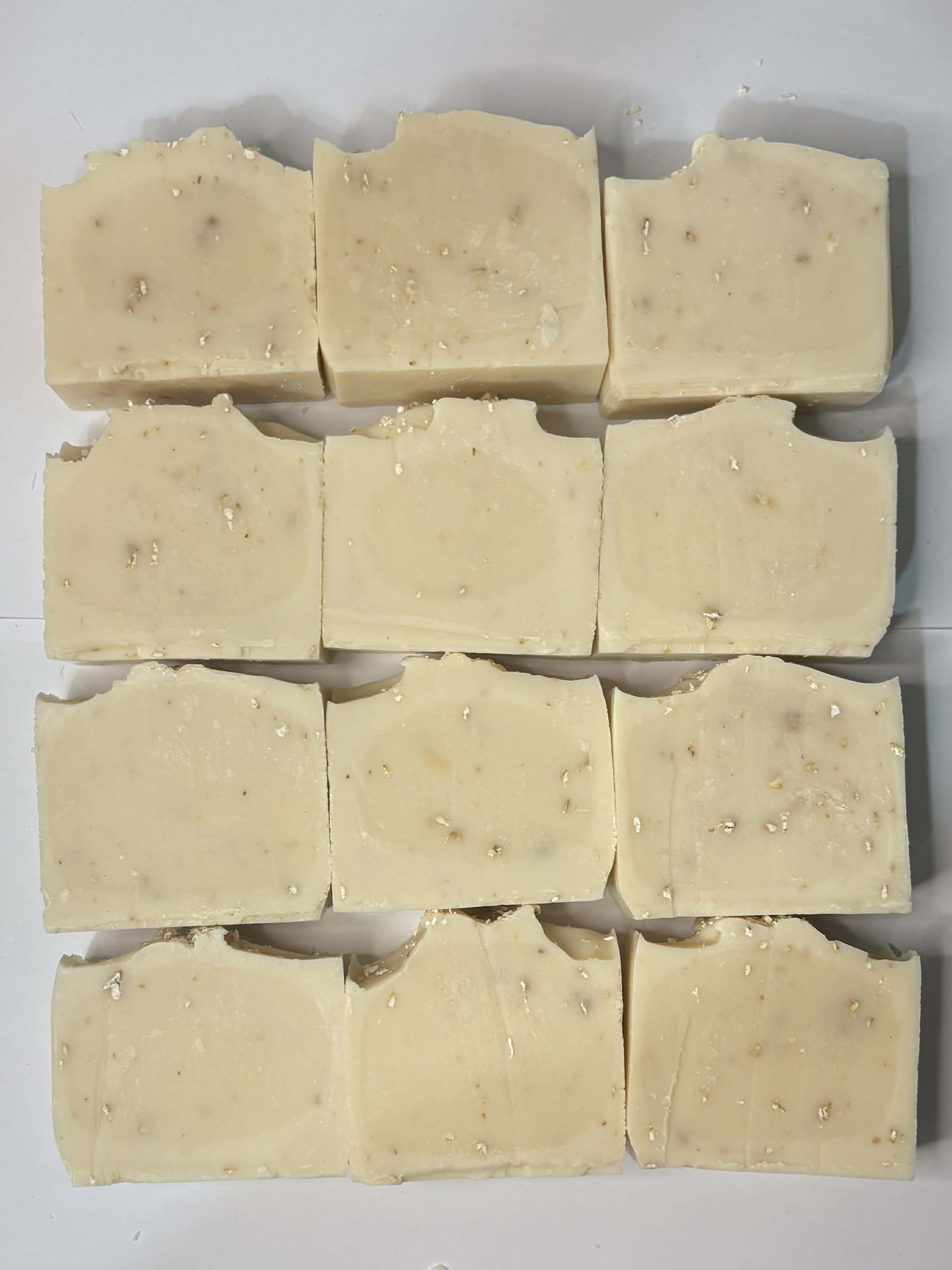 1 Dozen of Sensitive Skin: Oatmeal and Manuka Honey
